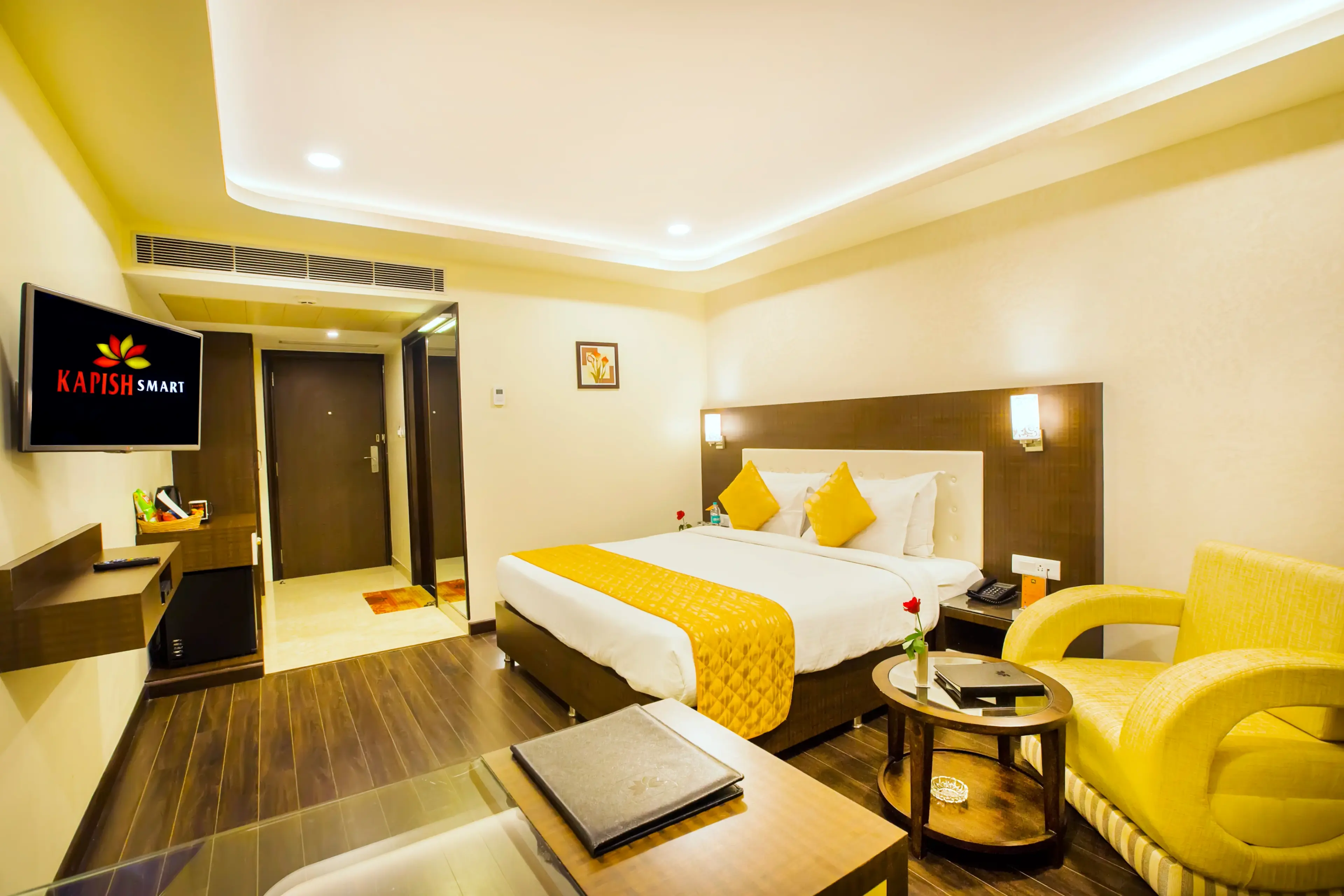Hotel Kapish - Deluxe Double Room Image 1