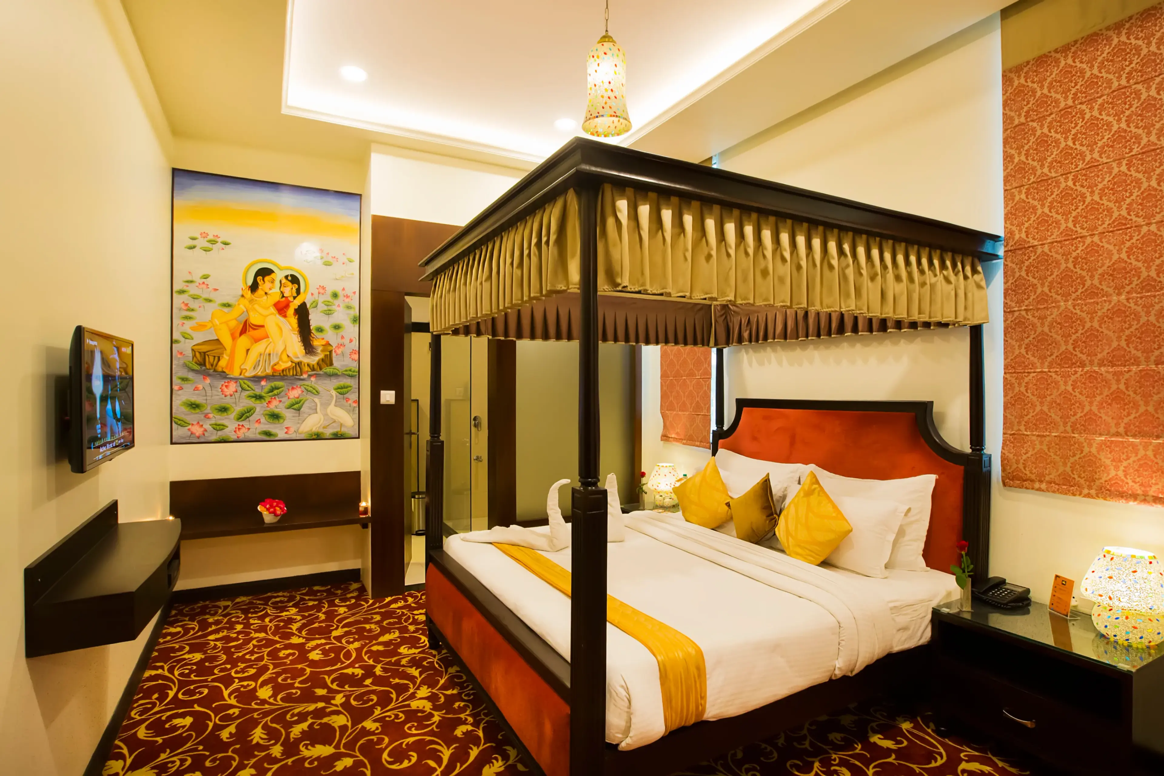 Hotel Kapish - Executive Suite Room Image 4